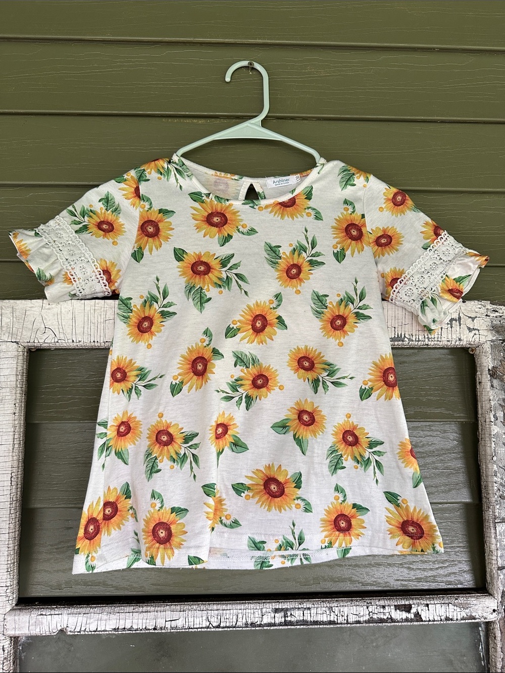Art Class Girls' White Sunflower Lace-Sleeve Tee
